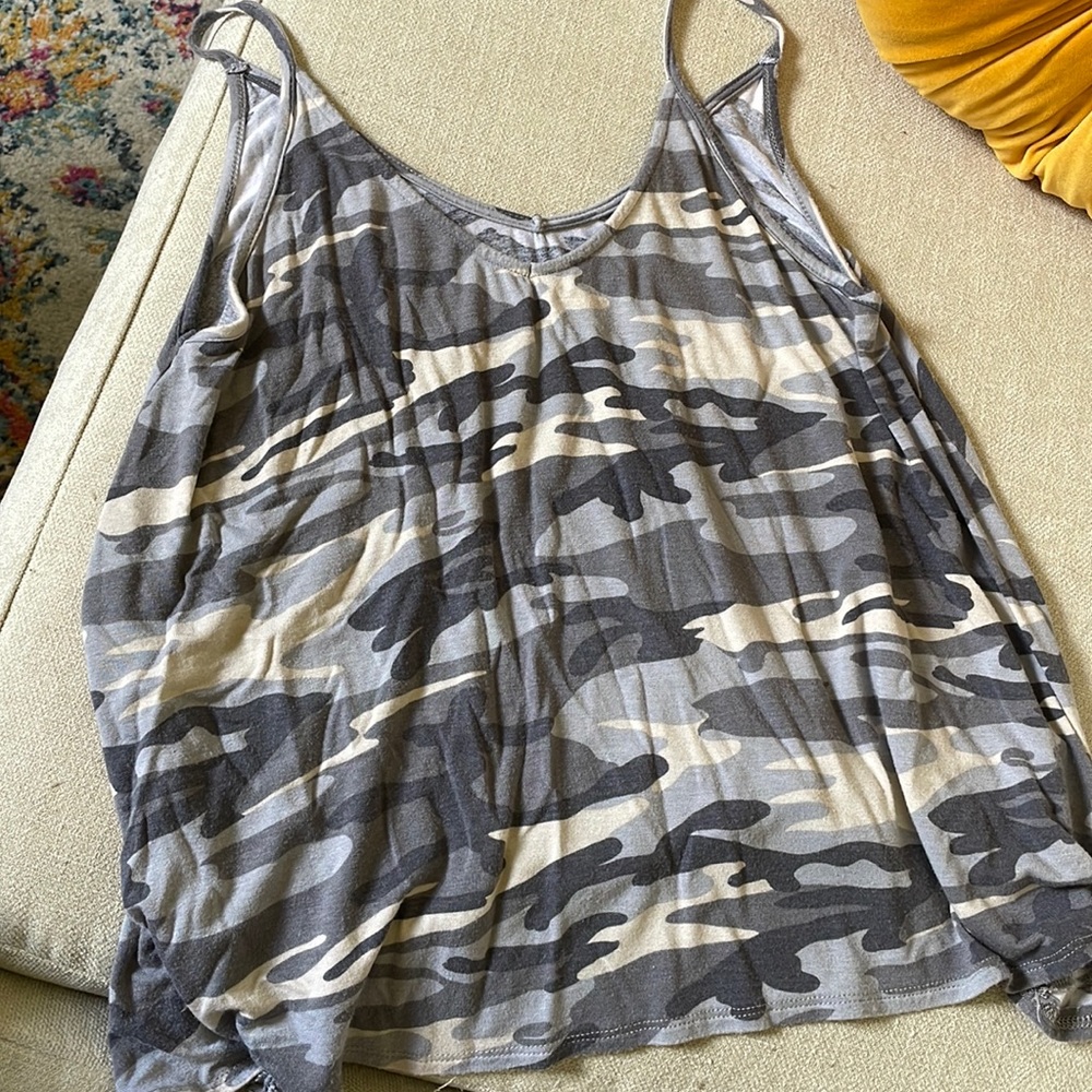 Gray camo tank